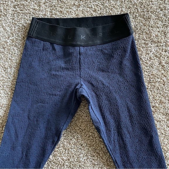 Koral Knockout Crop Leggings Women’s XS Navy Textured Compression Stretch - Picture 5 of 10